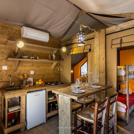 אוהל מפואר Paradiso Del Mare Campsite *